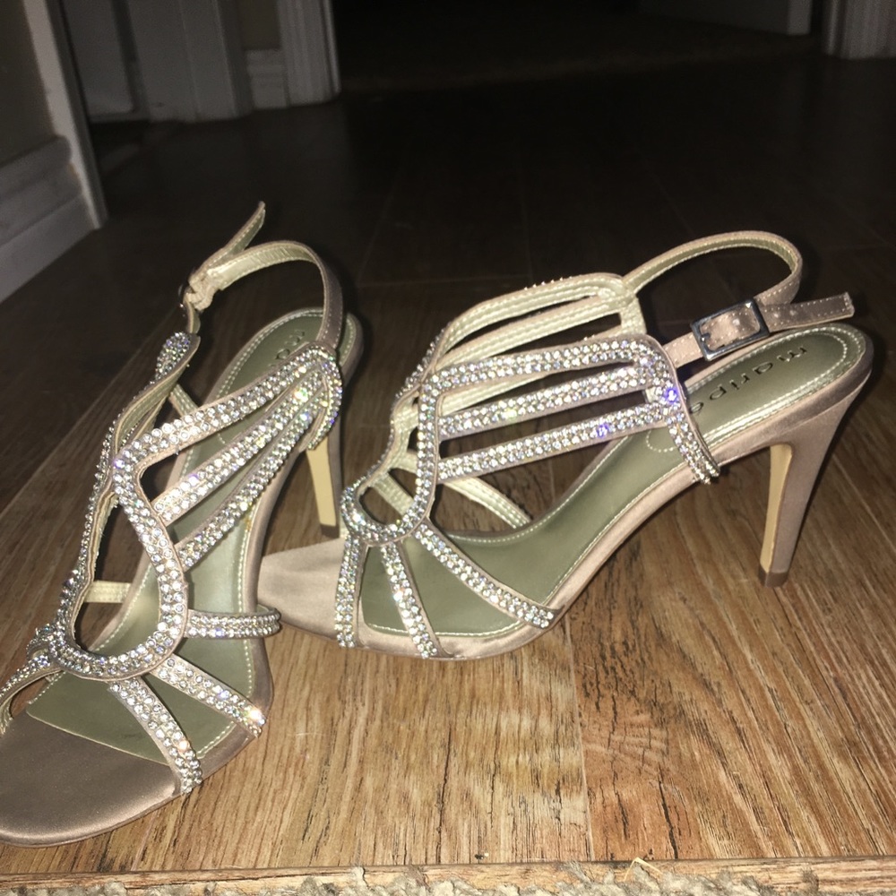 Tan Maripé Heels